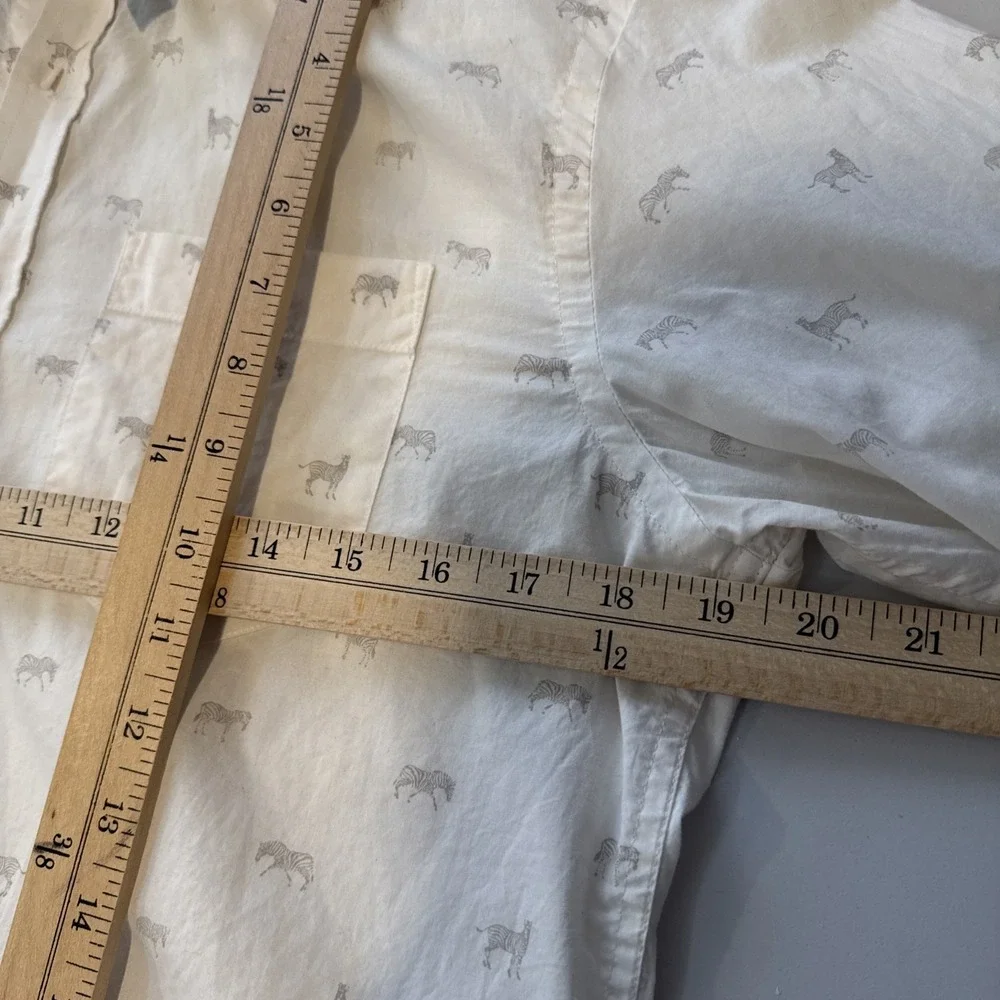 Banana Republic Untucked Fit Shirt M White Zebra Print‎ Button Up Animals Mens